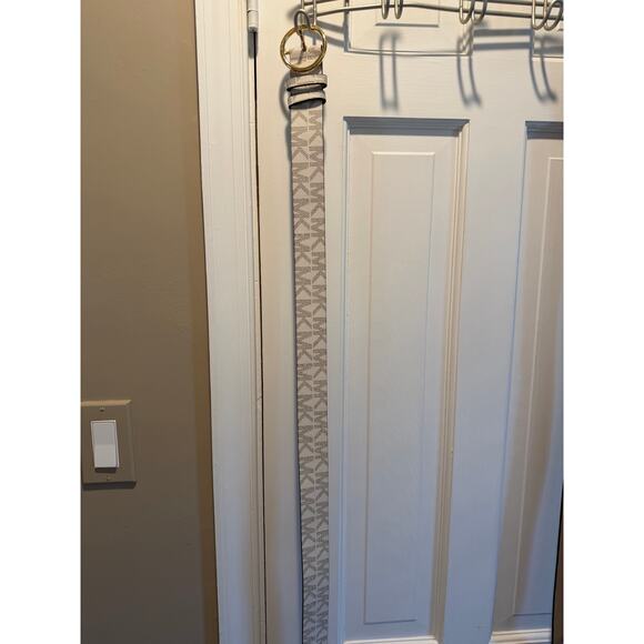 Women\'s Michael Kors white belt in size Large brand\'s signature \